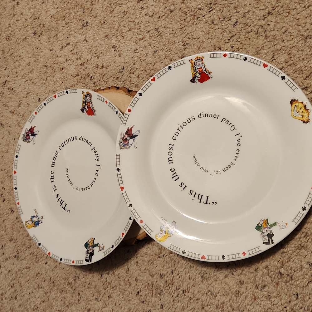 Alice in Wonderland Cafe Paul Cardew Set 2 Dinner Plates 2010